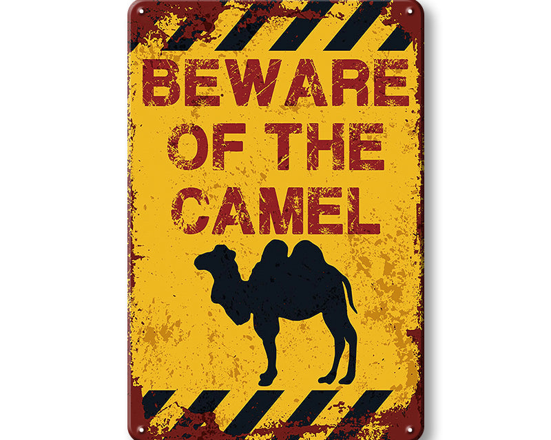 Metalen wandbord | Beware of the camel |