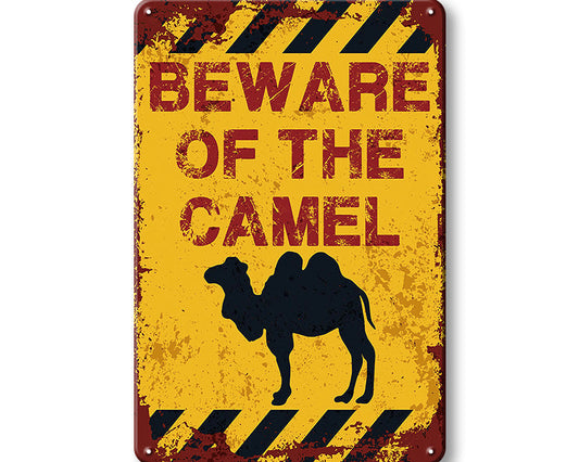 Metalen wandbord | Beware of the camel |
