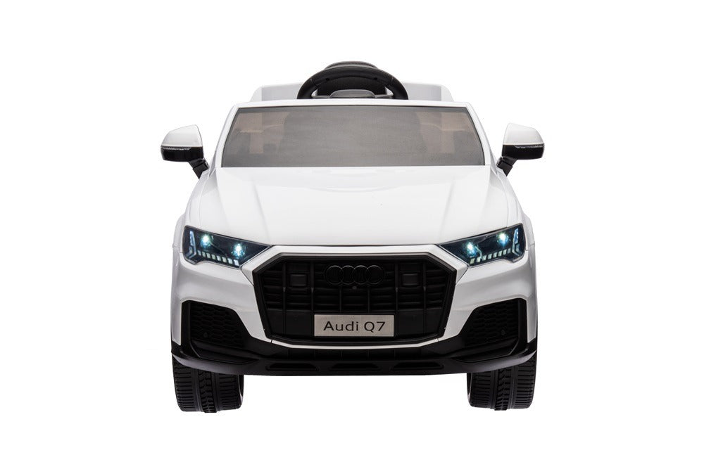 Audi Q7 wit elektrische kinderauto voorkant 3