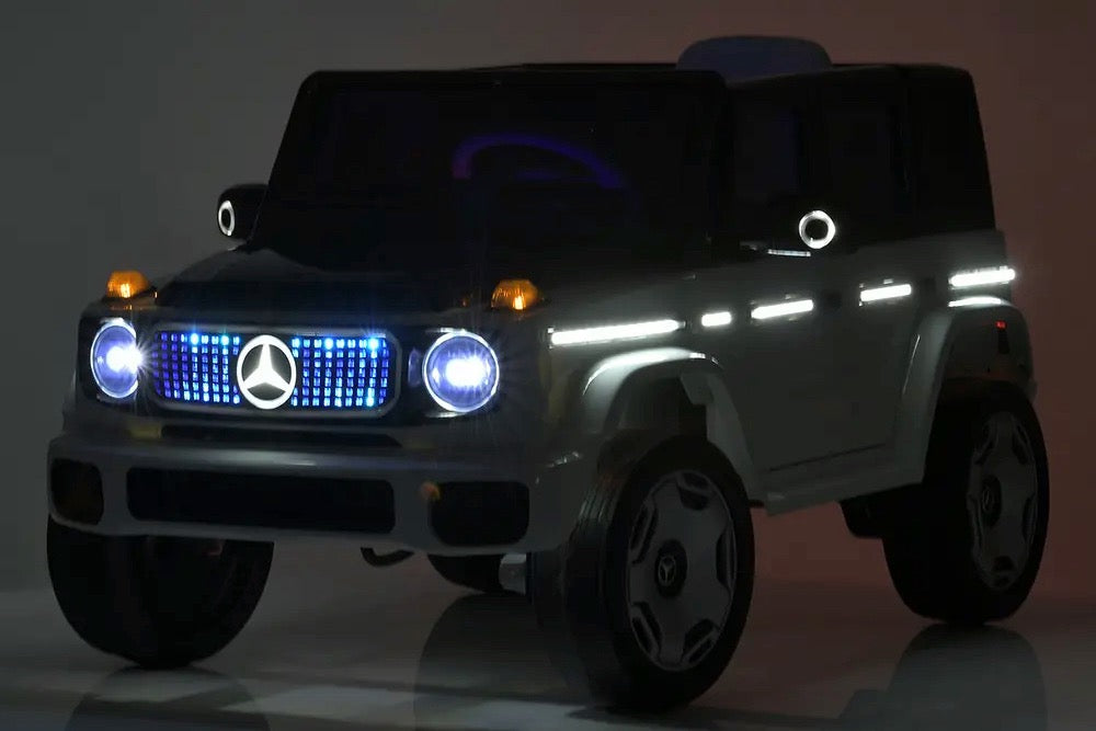 Mercedes-Benz EQG wit elektrische kinderauto voorkant 3